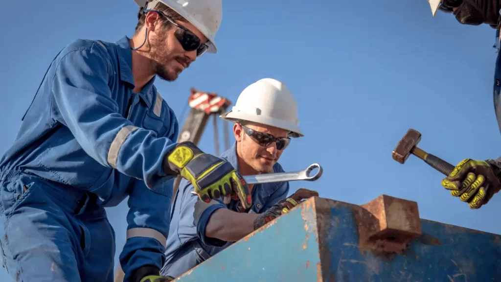 operai al lavoro